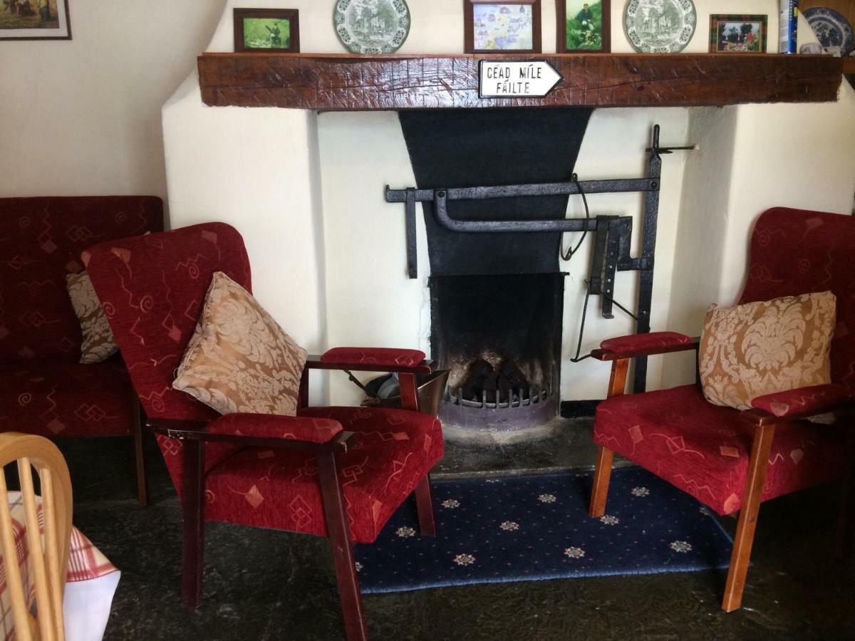Cummins Cottages Ballycrossaun 外观 照片
